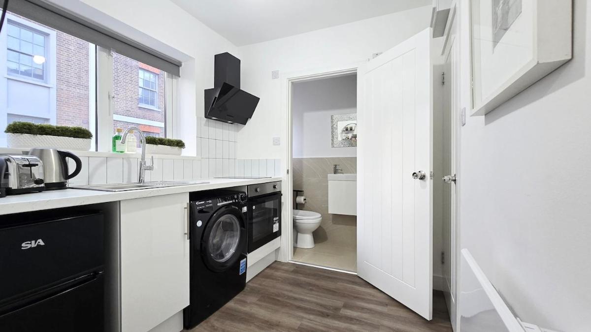 Apartment In Old Street 1